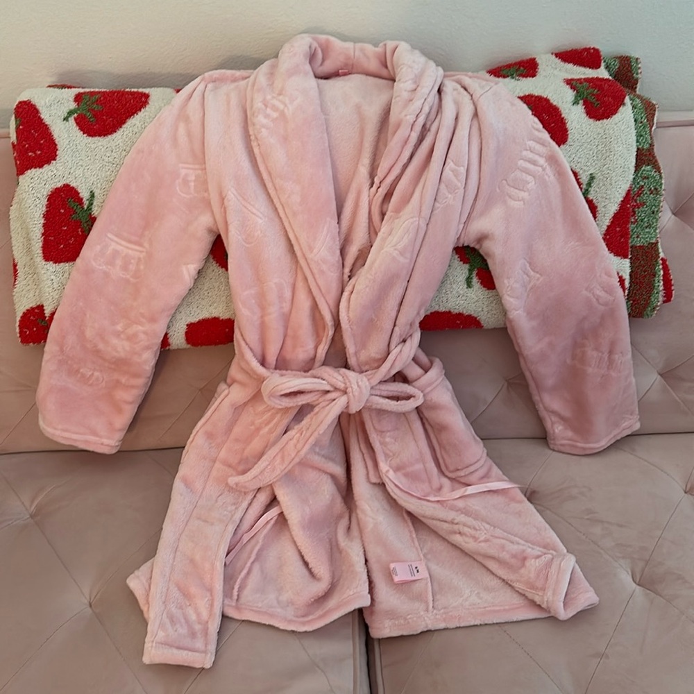 Pink Juicy Couture Robe NEW WITHOUT TAGS